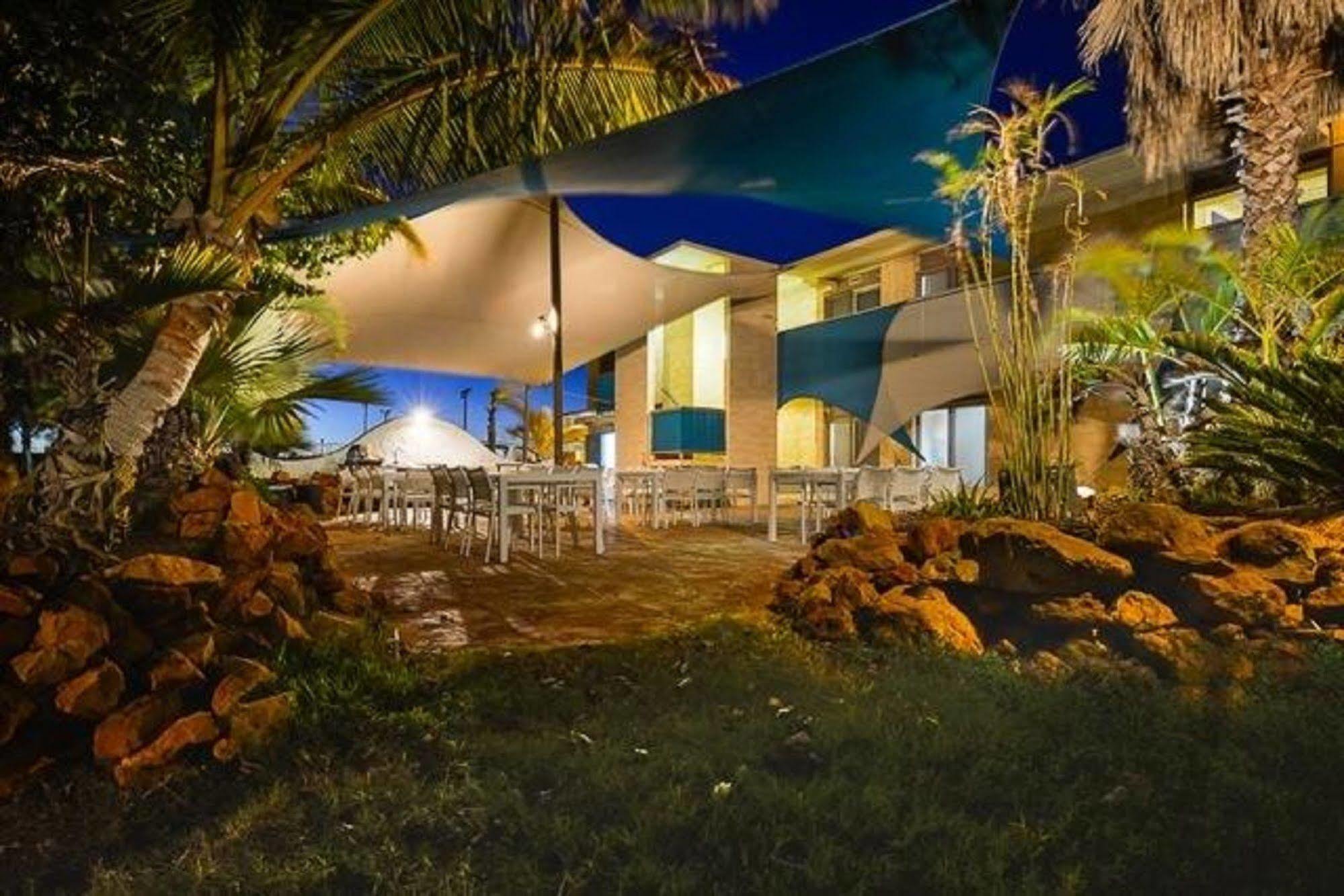 אקסמות' Sea Breeze Resort מראה חיצוני תמונה