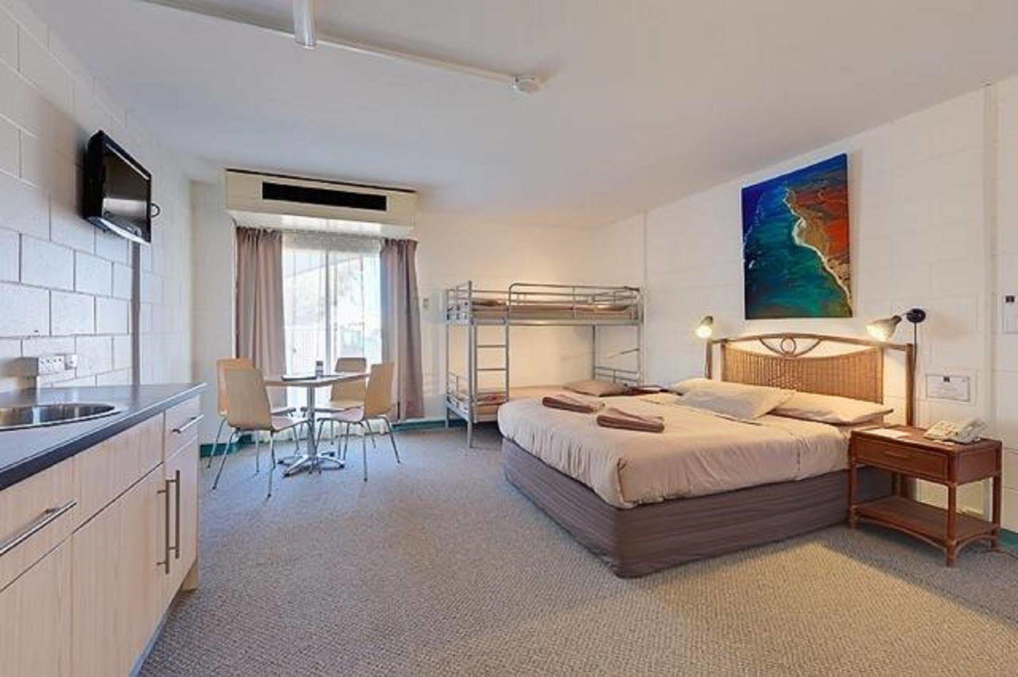 אקסמות' Sea Breeze Resort מראה חיצוני תמונה