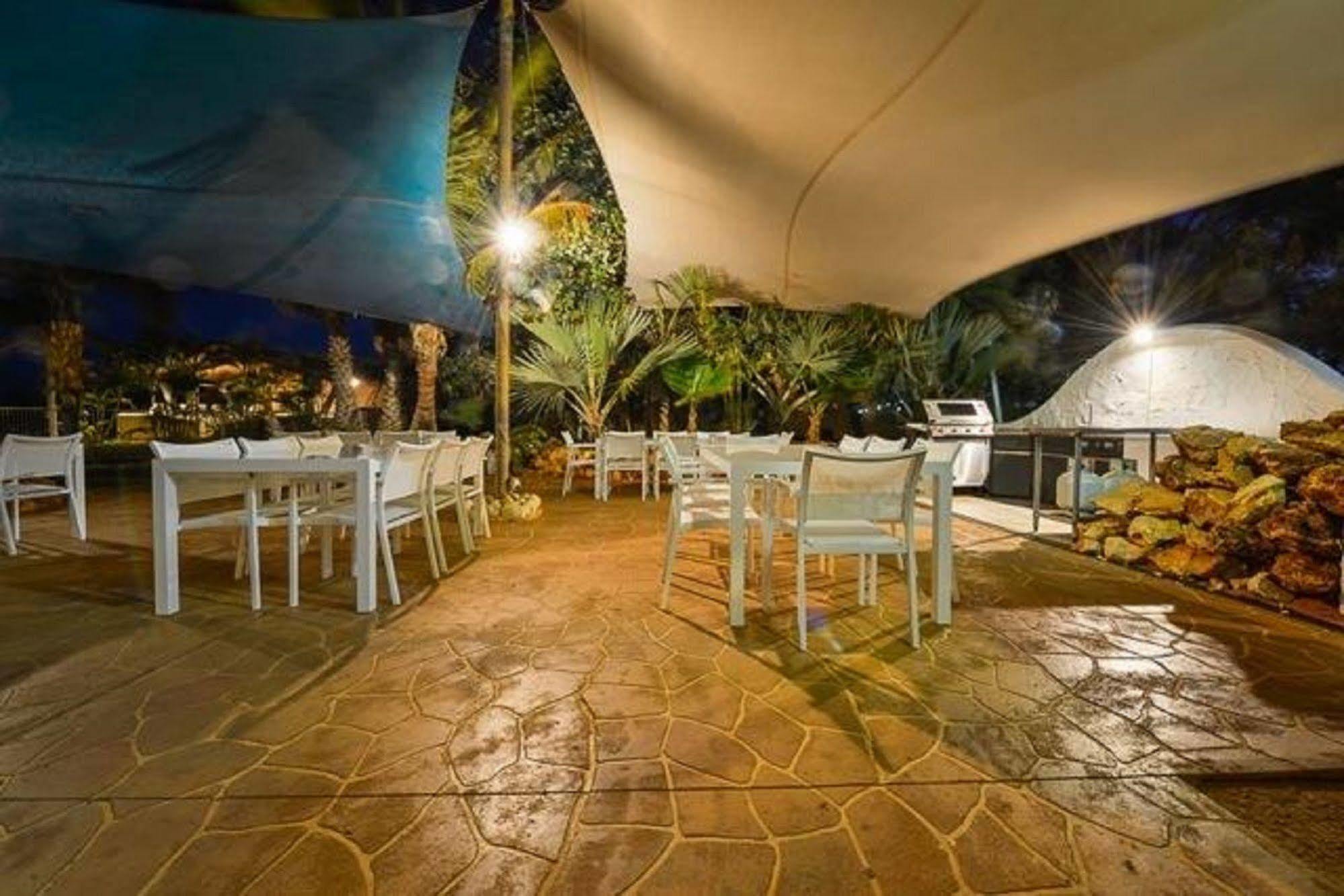 אקסמות' Sea Breeze Resort מראה חיצוני תמונה